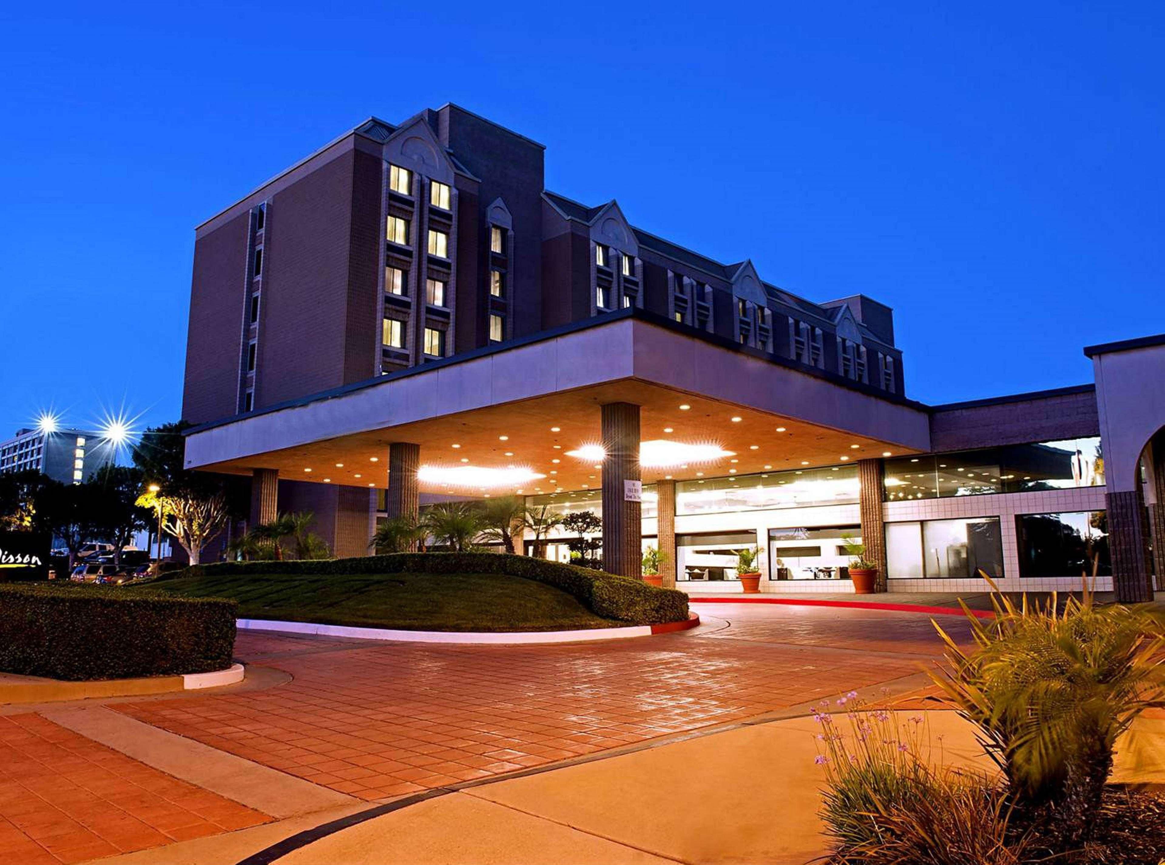 Doubletree By Hilton Whittier Hotel Exterior foto