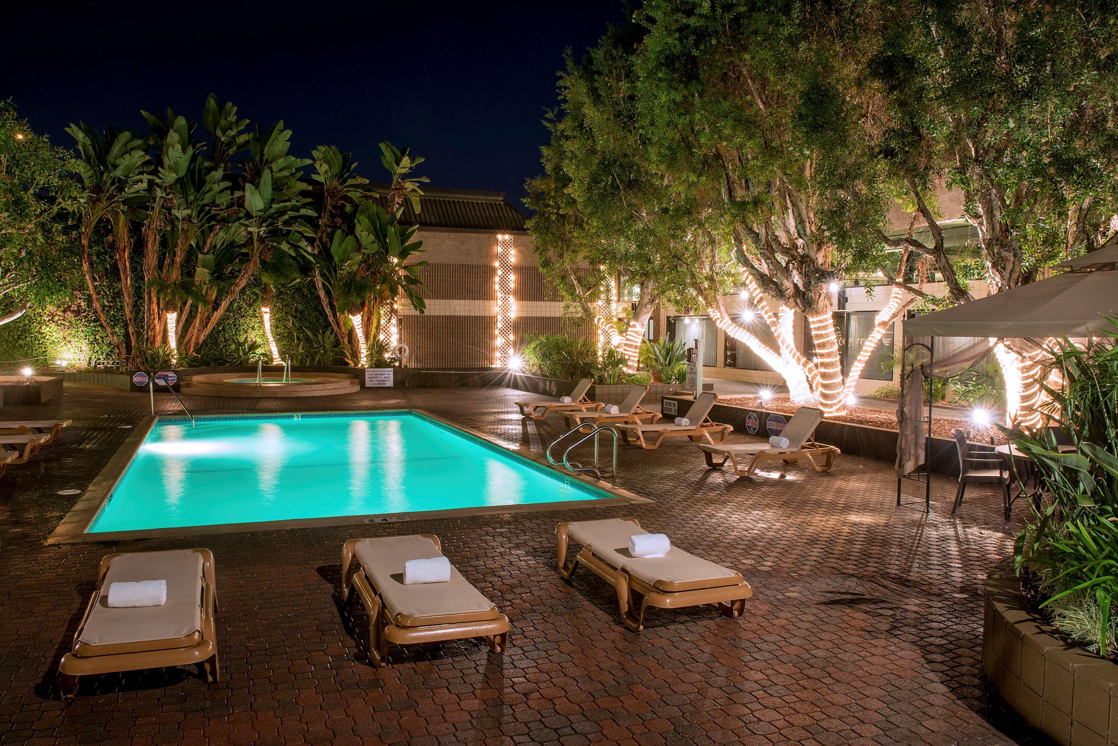 Doubletree By Hilton Whittier Hotel Exterior foto