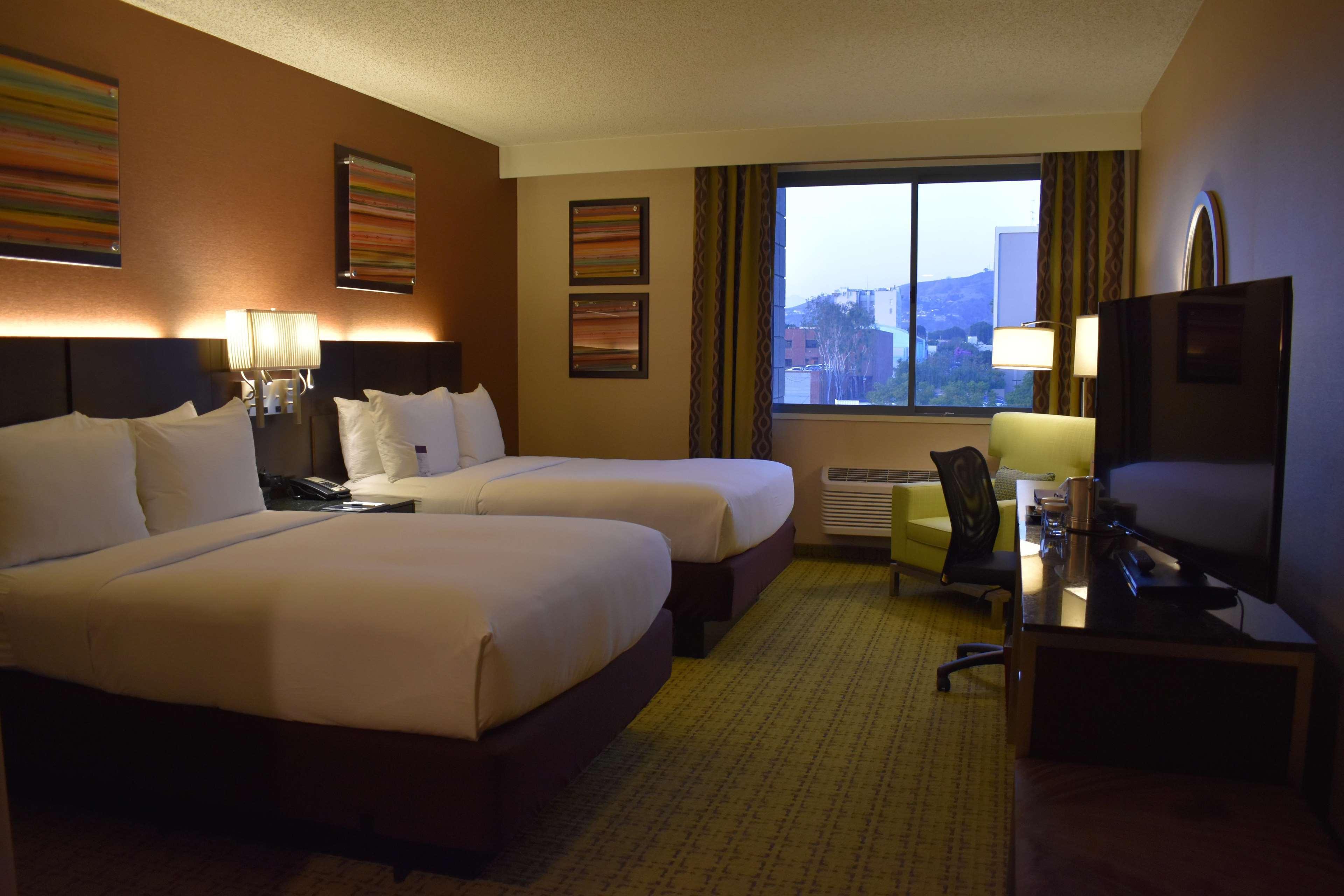 Doubletree By Hilton Whittier Hotel Exterior foto