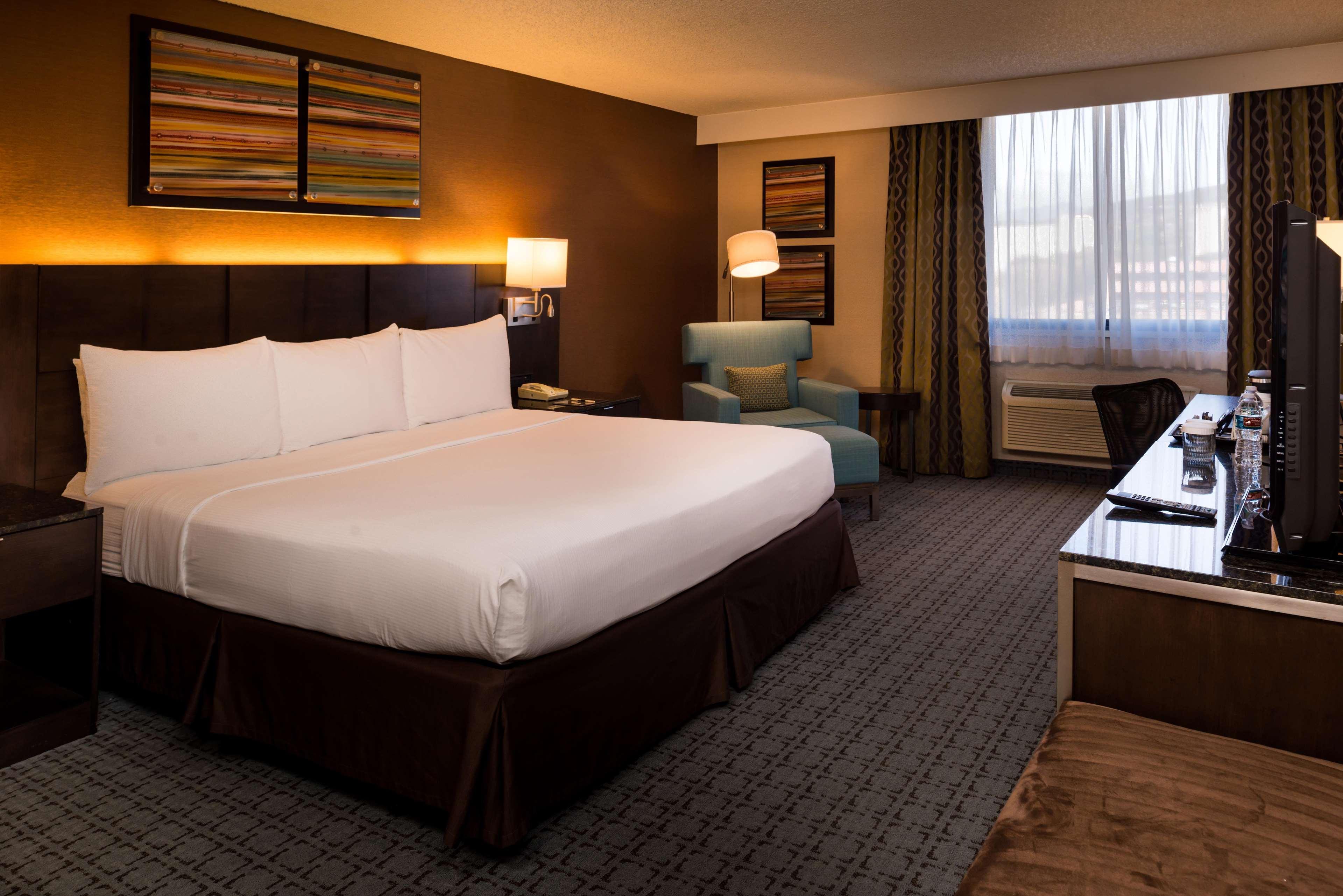 Doubletree By Hilton Whittier Hotel Exterior foto