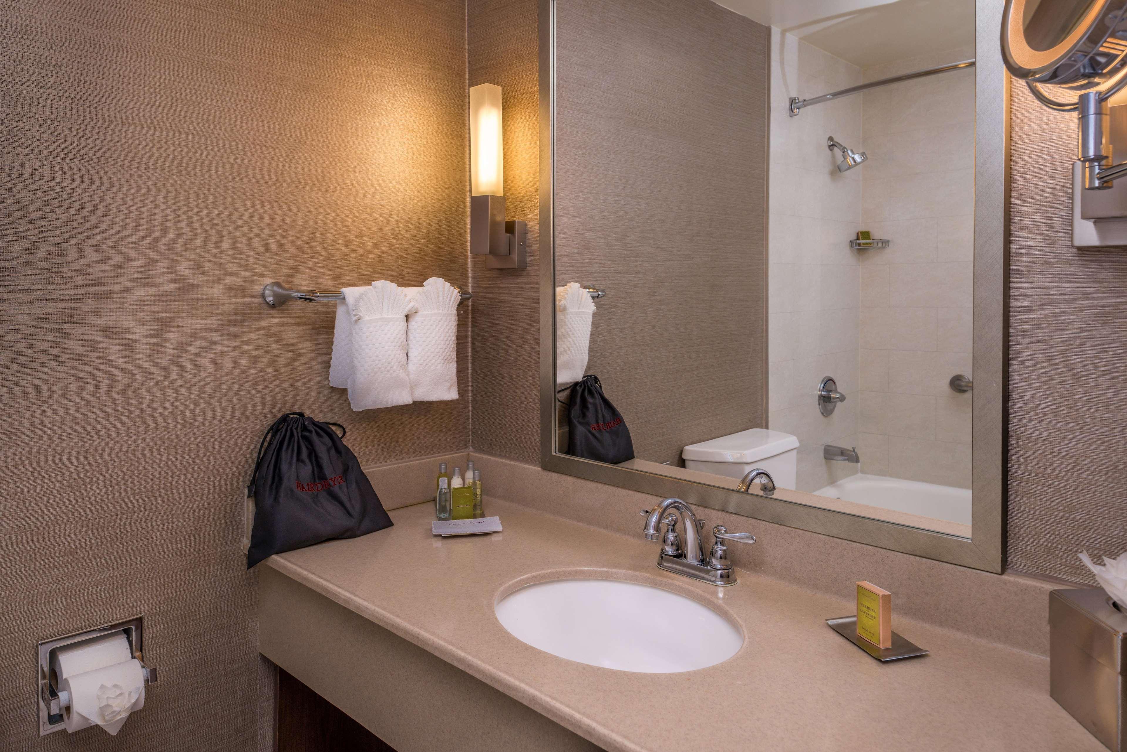 Doubletree By Hilton Whittier Hotel Cameră foto