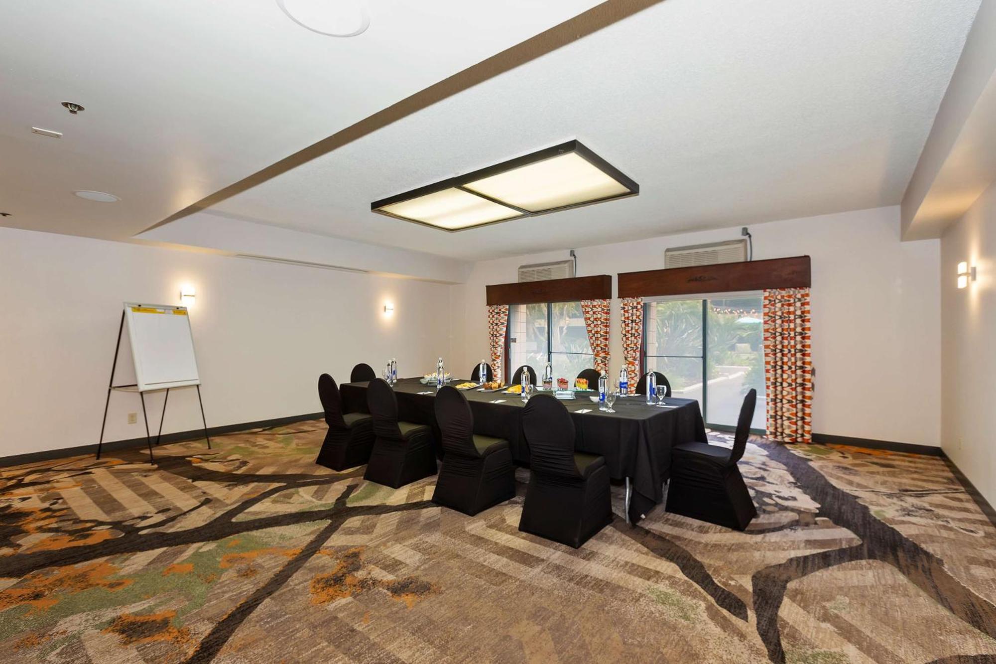 Doubletree By Hilton Whittier Hotel Exterior foto