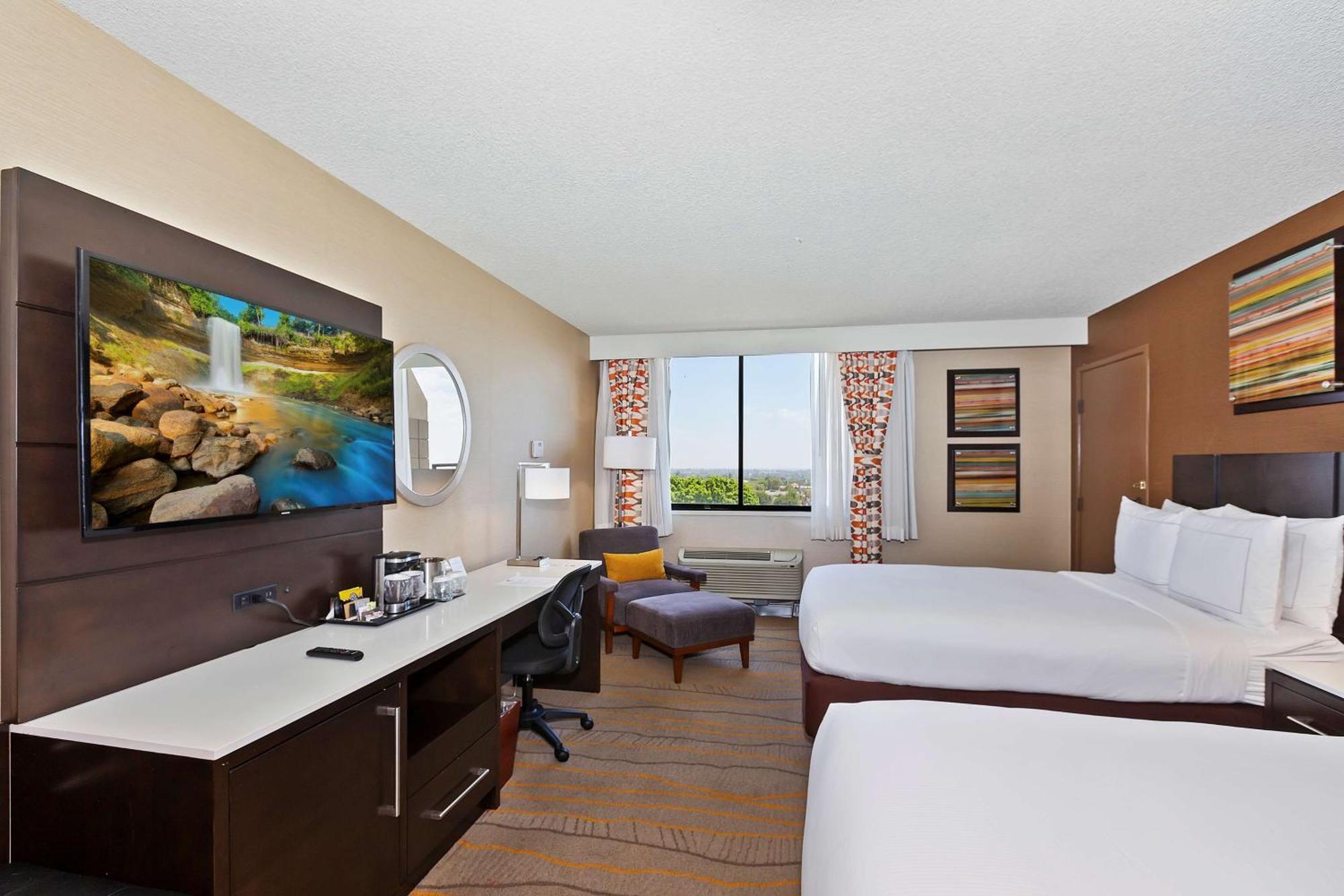 Doubletree By Hilton Whittier Hotel Exterior foto