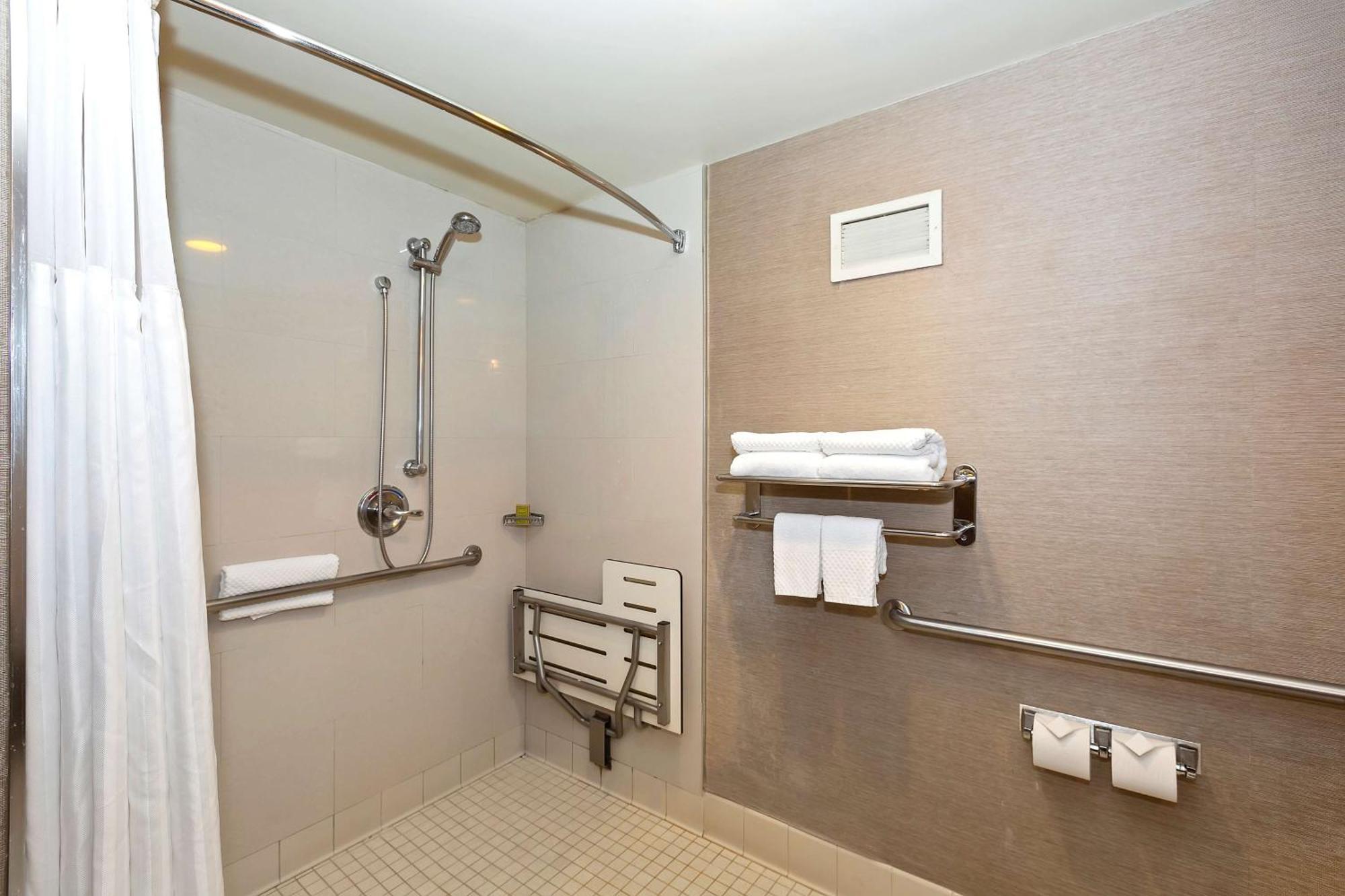 Doubletree By Hilton Whittier Hotel Exterior foto