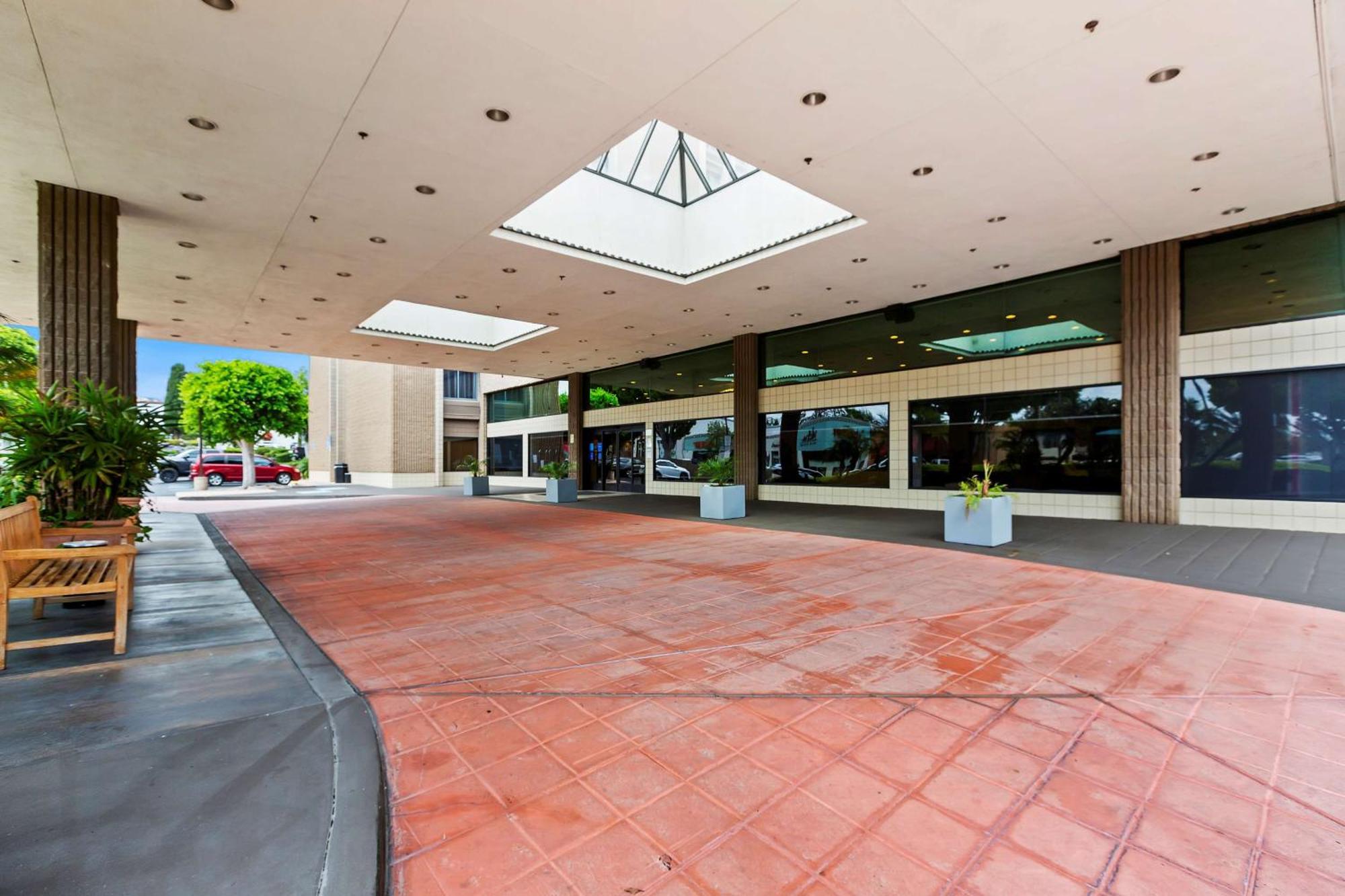 Doubletree By Hilton Whittier Hotel Exterior foto