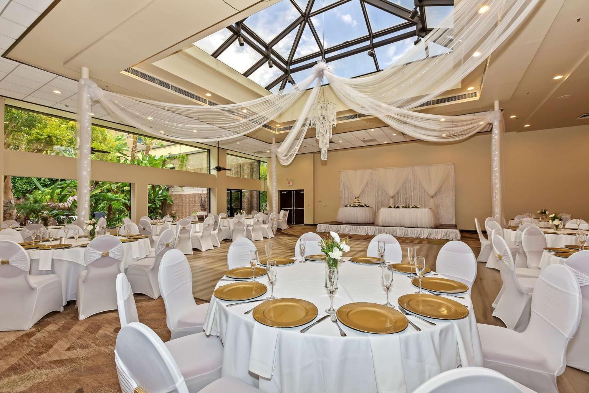 Doubletree By Hilton Whittier Hotel Exterior foto