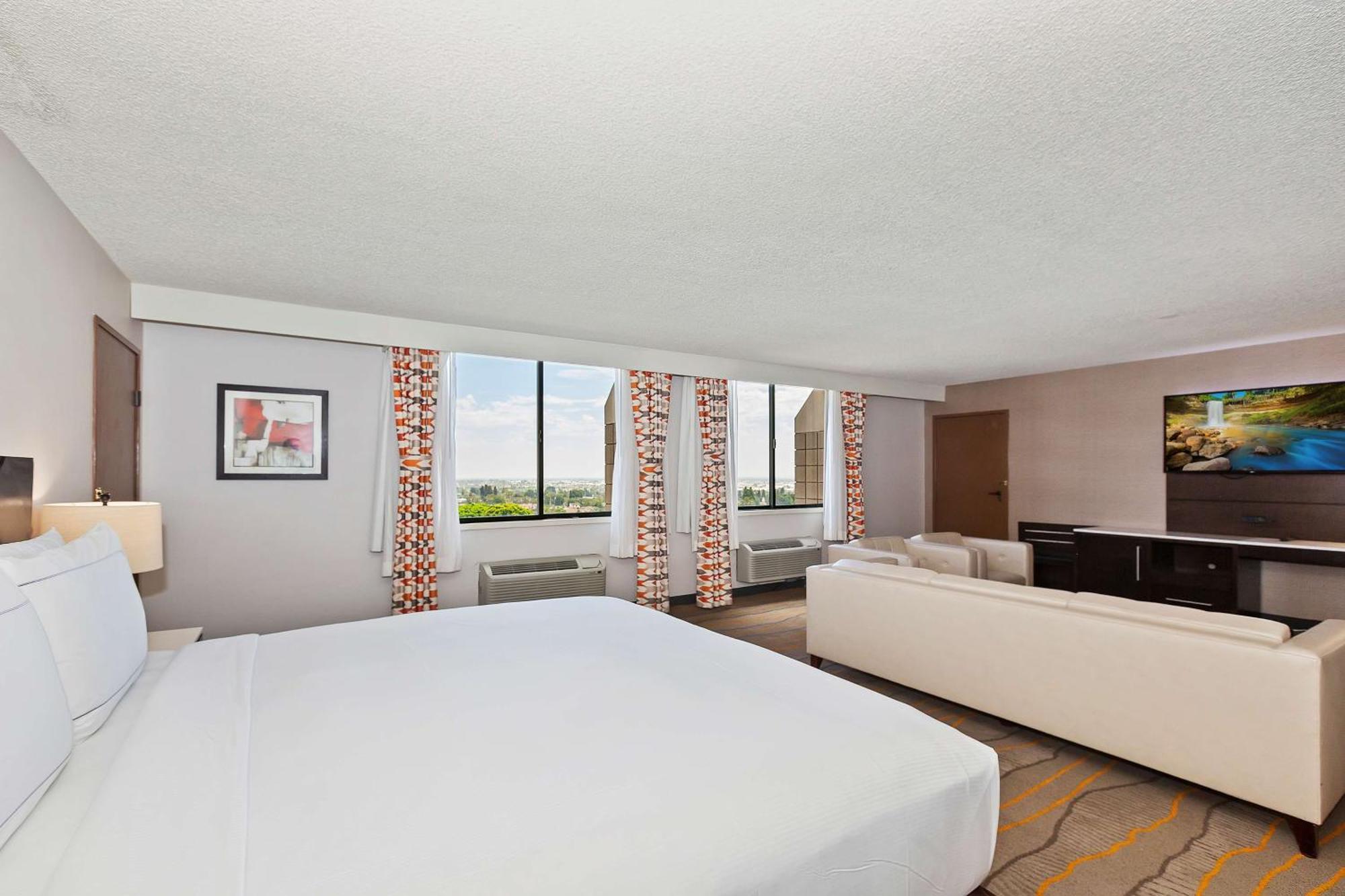 Doubletree By Hilton Whittier Hotel Exterior foto