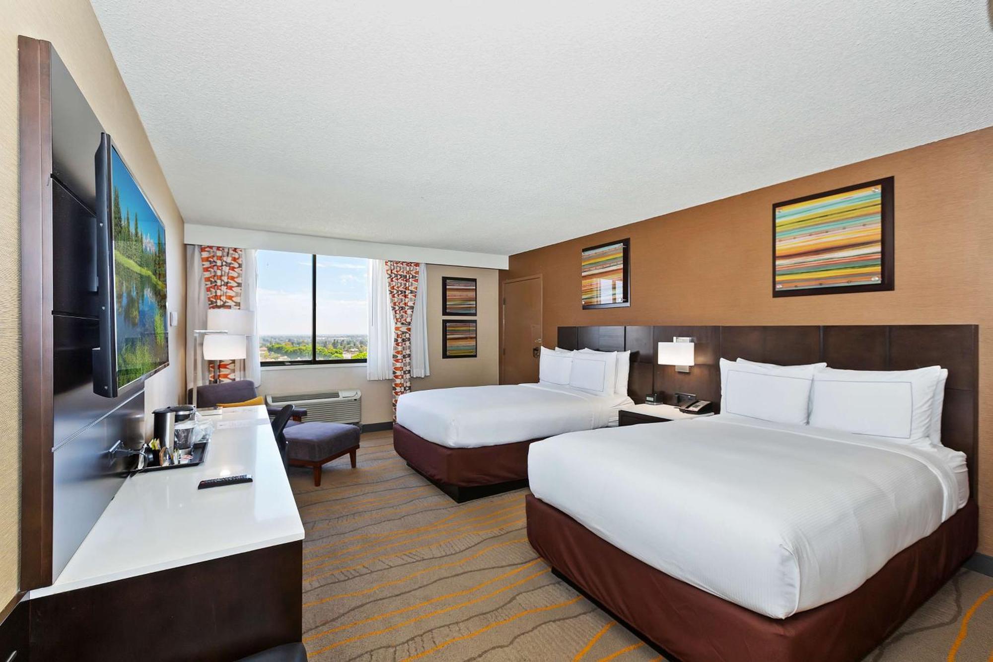 Doubletree By Hilton Whittier Hotel Exterior foto